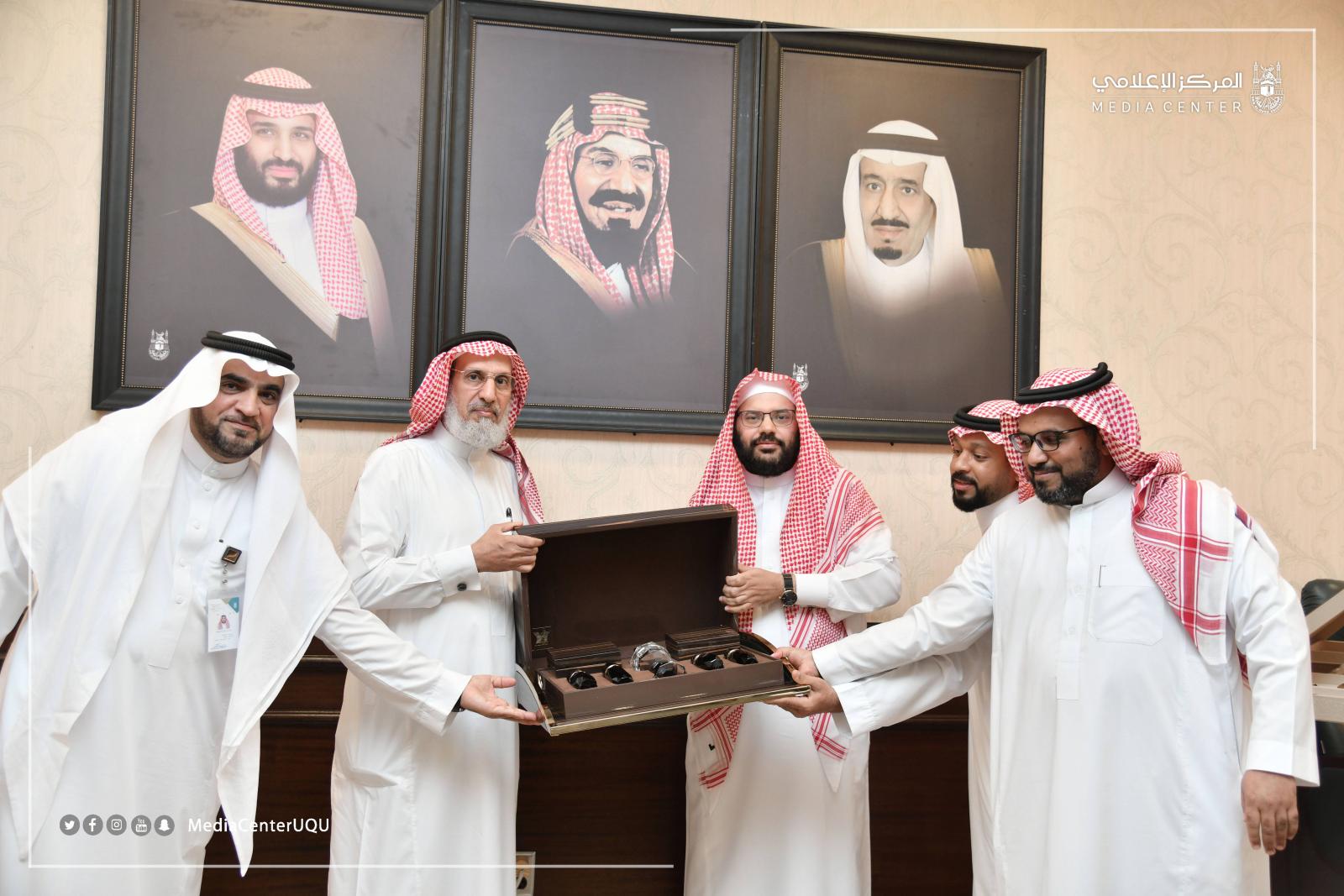 His Excellency the UQU President Honors Employees of the Legal Administration